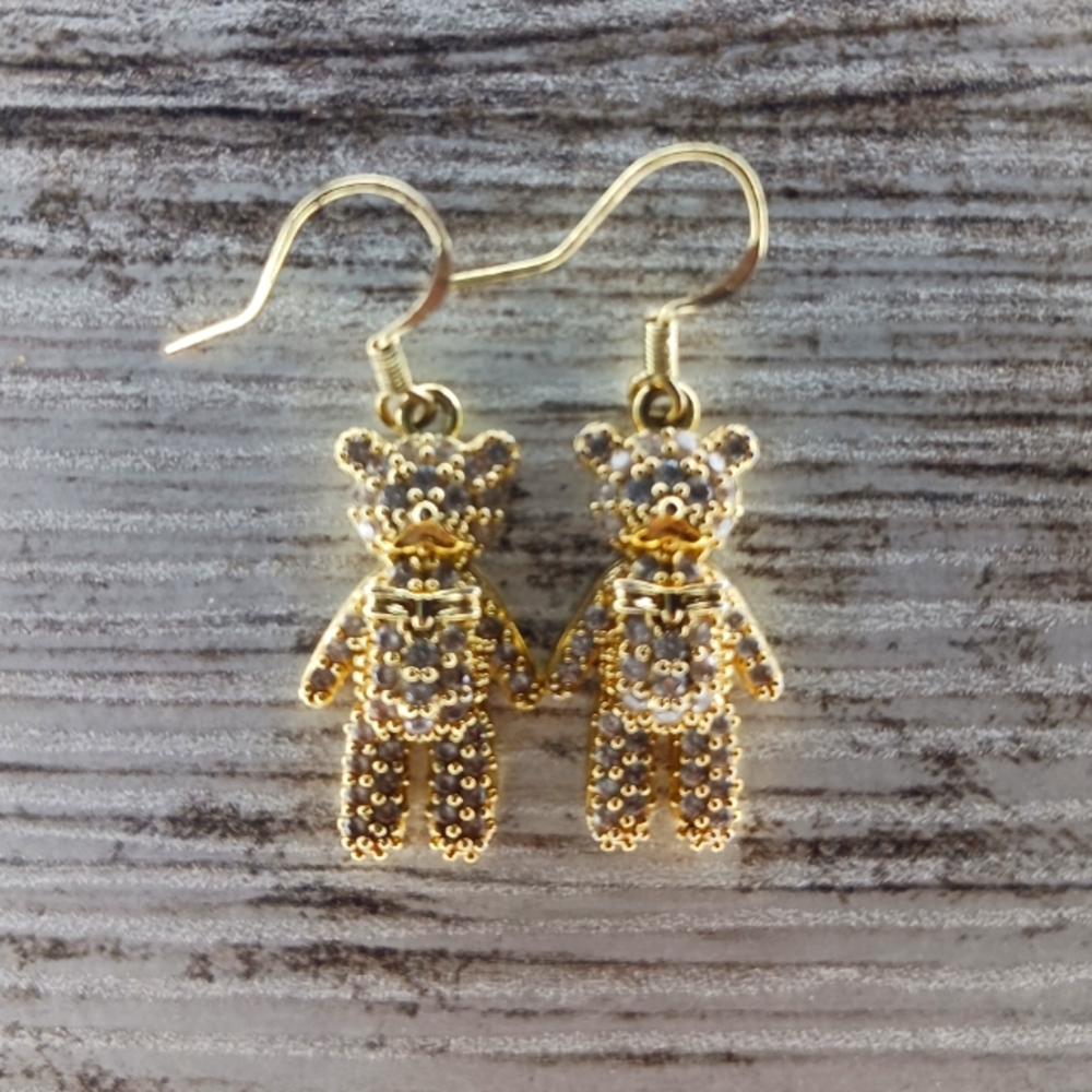 Teddy Bear earrings 🧸